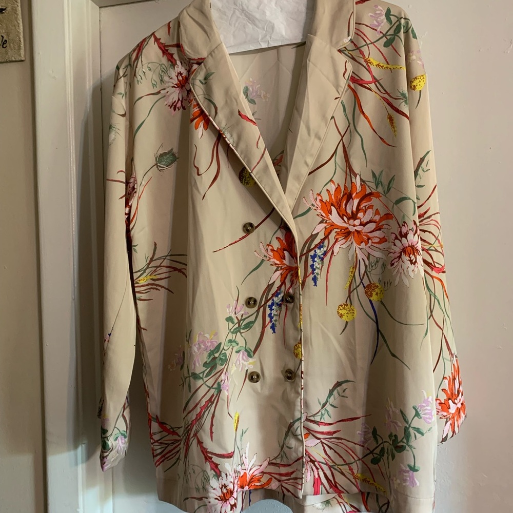 H&M Light floral jacket medium new